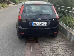 Schwarz Gebraucht 2005 Ford Fiesta Ambiente Kleinwagen | 1.000 € (Fairer Preis)