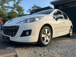 Weiß Gebraucht 2011 Peugeot 207 Premium Kleinwagen | 3.999 € (Fairer Preis)