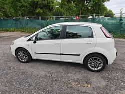 Weiß Gebraucht 2011 Fiat Grande Punto Kleinwagen | 4.500 € (Etwas zu teuer)