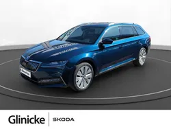 Lavablau metallic Gebraucht 2021 Skoda Superb LAURIN & KLEMENT Kombi | 22.880 € (Guter Preis)
