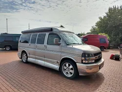Grau Gebraucht 2005 Chevrolet Express Van / Kleinbus | 20.000 €