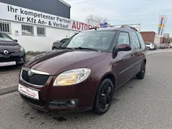 Rot Gebraucht 2010 Skoda Roomster Plus Edition Kombi | 2.949 € (Etwas zu teuer)