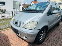Silber Gebraucht 2002 Mercedes A190 Elegance Kleinwagen | 800 € (Guter Preis)