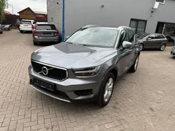 Grau Gebraucht 2018 Volvo XC40 Momentum SUV | 22.990 € (Fairer Preis)