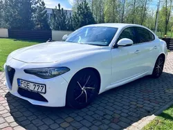 Weiß Gebraucht 2018 Alfa Romeo Giulia Tech Edition Limousine | 12.900 €