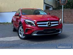 Rot Gebraucht 2015 Mercedes GLA200 SUV | 14.990 € (Guter Preis)