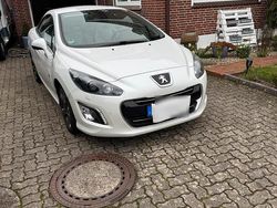 Weiß Gebraucht 2012 Peugeot 308 CC Roland Garros Cabrio | 11.990 €
