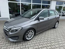 Grau Gebraucht 2018 Mercedes B200 Urban Van / Kleinbus | 19.999 € (Fairer Preis)