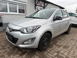 Silber Gebraucht 2014 Hyundai i20 Classic Limousine | 2.999 € (Guter Preis)
