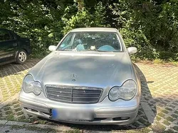 Grau Gebraucht 2002 Mercedes C180 Limousine | 2.500 €
