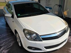 Weiß Gebraucht 2009 Opel Astra GTC Coupé | 3.300 € (Fairer Preis)