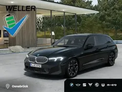Saphirschwarz metallic (schwarz) Neu 2025 BMW 330e Comfort Edition Kombi | 69.250 € (Teuer)