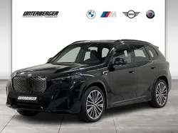 Saphirschwarz Neu 2025 BMW iX1 M Sport SUV | 63.990 € (Teuer)