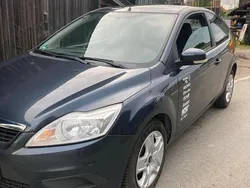 Grau Gebraucht 2009 Ford Focus Limousine | 2.500 € (Fairer Preis)