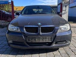 Blau Gebraucht 2006 BMW 318 Limousine | 3.190 € (Superpreis)
