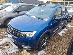 Blau Gebraucht 2020 Dacia Sandero Celebration Limousine | 8.990 €