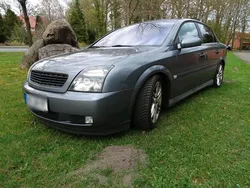 Grau Gebraucht 2004 Opel Vectra Limousine | 2.300 € (Teuer)