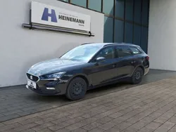 Mitternachtsschwarz Gebraucht 2022 Seat Leon Style Limousine | 20.950 € (Fairer Preis)
