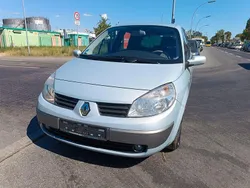 Gebraucht 2004 Renault Scénic II Privilege Van / Kleinbus | 1.999 € (Fairer Preis)