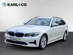 Weiss Gebraucht 2022 BMW 320 Sport Line Kombi | 29.998 € (Guter Preis)