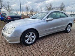 Silber Gebraucht 2002 Mercedes CLK200 Elegance Coupé | 5.200 € (Fairer Preis)