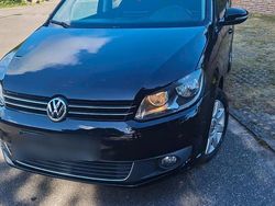 Schwarz Gebraucht 2014 VW Touran Van / Kleinbus | 8.000 € (Fairer Preis)