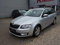 Silber Gebraucht 2014 Skoda Octavia Ambition Kombi | 9.790 € (Guter Preis)