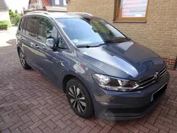 Grau Gebraucht 2023 VW Touran Move Van / Kleinbus | 32.500 € (Guter Preis)