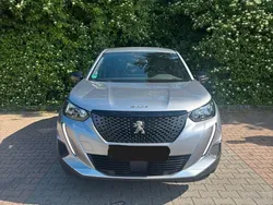 Silber Gebraucht 2023 Peugeot 2008 Allure SUV | 21.799 € (Fairer Preis)