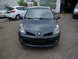 Grau Gebraucht 2009 Renault Clio II Dynamique Limousine | 1.780 € (Fairer Preis)