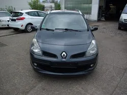 Grau Gebraucht 2009 Renault Clio II Dynamique Limousine | 2.200 € (Fairer Preis)