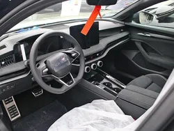 Ebony schwarz Neu 2025 Skoda Superb SportLine Kombi | 49.590 € (Teuer)