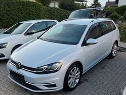 Weiß Gebraucht 2018 VW Golf VII Highline Kombi | 15.900 € (Guter Preis)