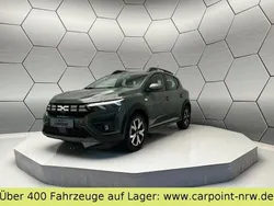 Safarigrüngrau Gebraucht 2023 Dacia Sandero Extreme Kleinwagen | 18.990 € (Etwas zu teuer)