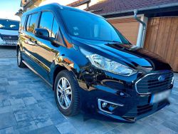 Schwarz Gebraucht 2018 Ford Tourneo Connect Van / Kleinbus | 16.600 € (Fairer Preis)
