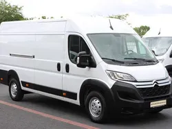 Weiß Gebraucht 2024 Citroën Jumper Van / Kleinbus | 23.798 € (Fairer Preis)