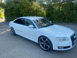 Weiß Gebraucht 2010 Audi A8L Comfort Limousine | 10.199 €
