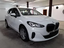 Weiß Gebraucht 2023 BMW 218 Van / Kleinbus | 23.000 € (Guter Preis)