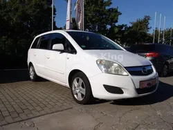 Weiß Gebraucht 2009 Opel Zafira Edition Van / Kleinbus | 2.880 € (Fairer Preis)