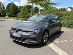 Grau Gebraucht 2024 VW Golf VIII Move Limousine | 25.900 € (Guter Preis)