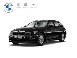 Black sapphire metallic Gebraucht 2020 BMW 318 M Sport Kombi | 25.890 € (Fairer Preis)