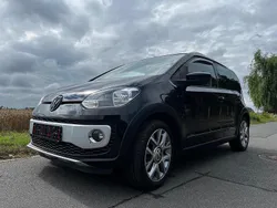 Schwarz Gebraucht 2013 VW cross up! Kleinwagen | 9.500 € (Teuer)