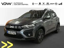 Schiefergrau Gebraucht 2025 Dacia Sandero Expression Kleinwagen | 17.880 € (Fairer Preis)