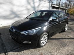 Schwarz Gebraucht 2017 Hyundai i20 GO! Limousine | 7.990 € (Guter Preis)
