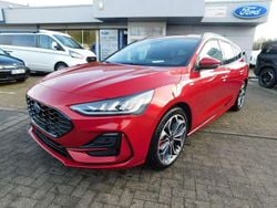 Rot Gebraucht 2025 Ford Focus ST-Line X Kombi | 26.690 € (Guter Preis)