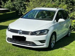 Weiß Gebraucht 2017 VW Golf Sportsvan Highline Van / Kleinbus | 13.500 € (Guter Preis)