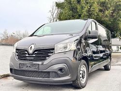 Schwarz Gebraucht 2018 Renault Trafic Komfort Van / Kleinbus | 11.600 € (Fairer Preis)