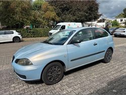 Blau Gebraucht 2002 Seat Ibiza Kleinwagen | 1.200 € (Etwas zu teuer)