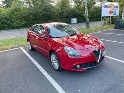 Rot Gebraucht 2017 Alfa Romeo Giulietta Kleinwagen | 8.490 € (Teuer)