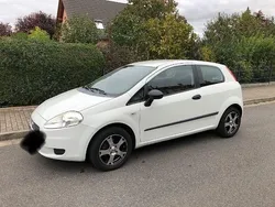 Weiß Gebraucht 2009 Fiat Grande Punto Kleinwagen | 2.650 € (Fairer Preis)